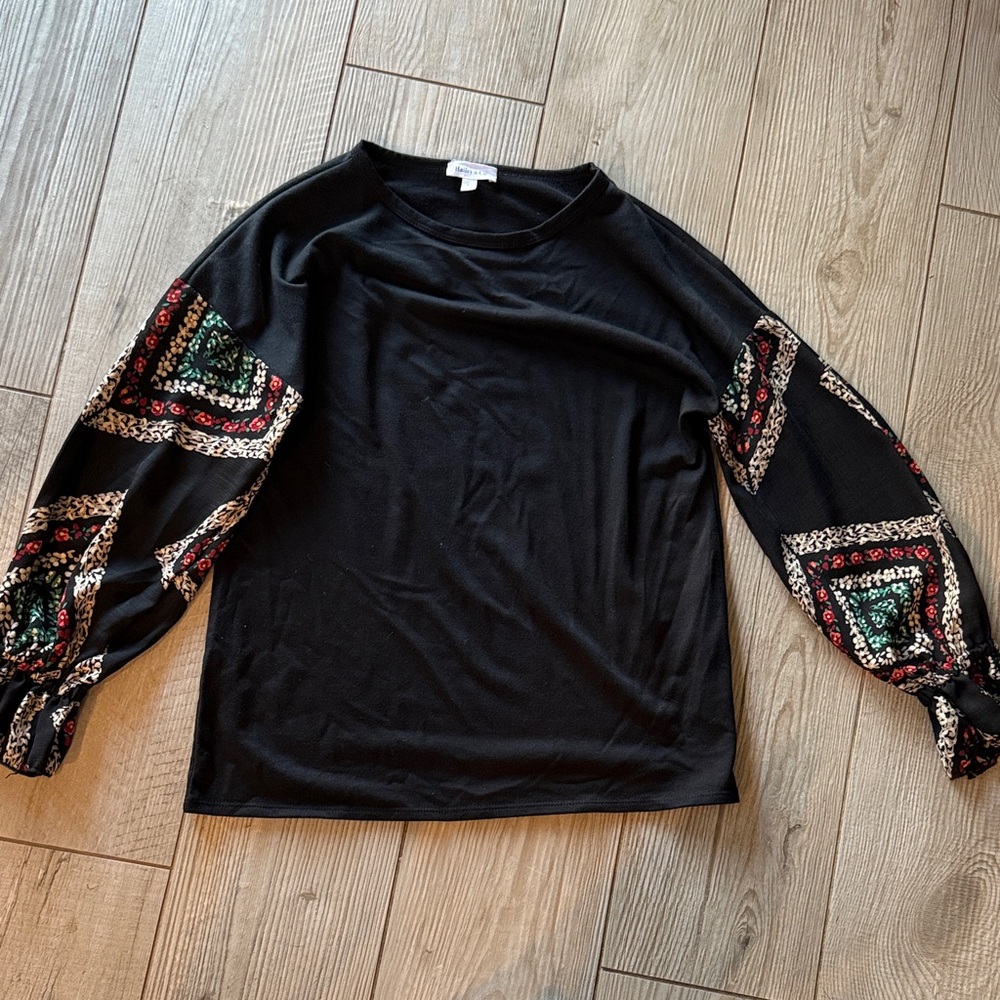 Chic Black Blouse with Patterned Sleeves